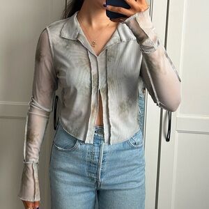 Sheet long sleeve going out top